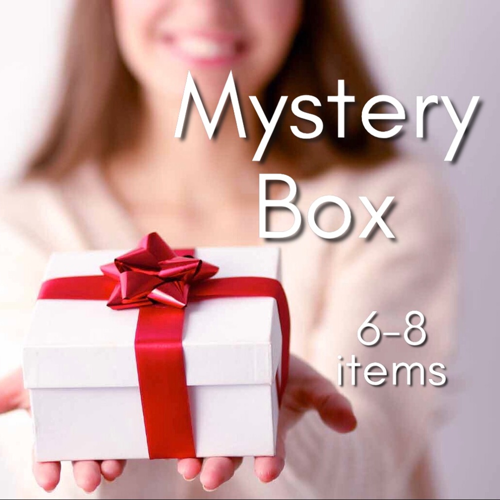 6-8 item Mystery Boxes ⭐️😱🙌🏼